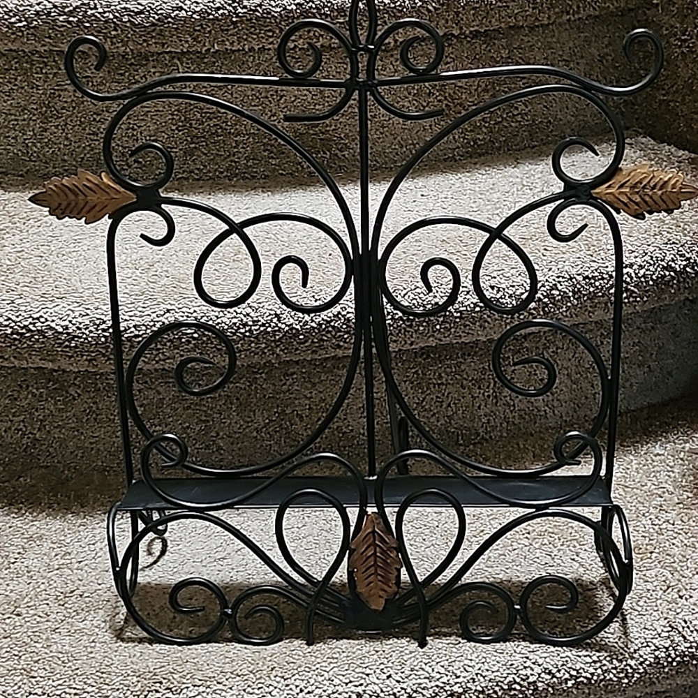 STURDY METAL  BOOK, MAGAZINE, PICTURE FRAME HOLDER.  GREAT GIFT IDEA!!!